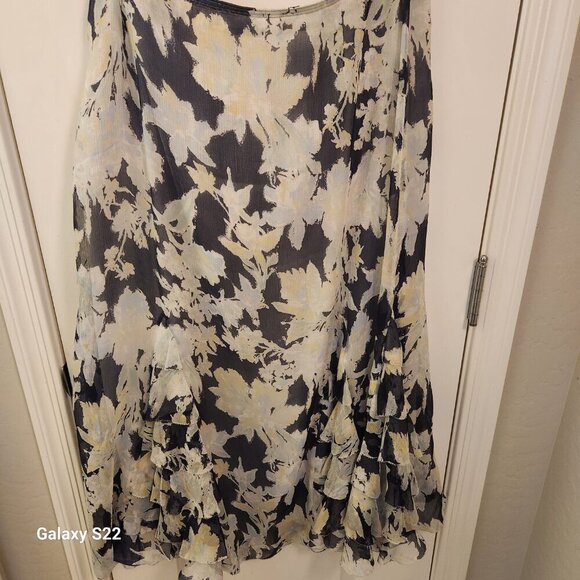 Calvin Klein Skirt. Silk. NWT. Size 14. - Picture 7 of 10